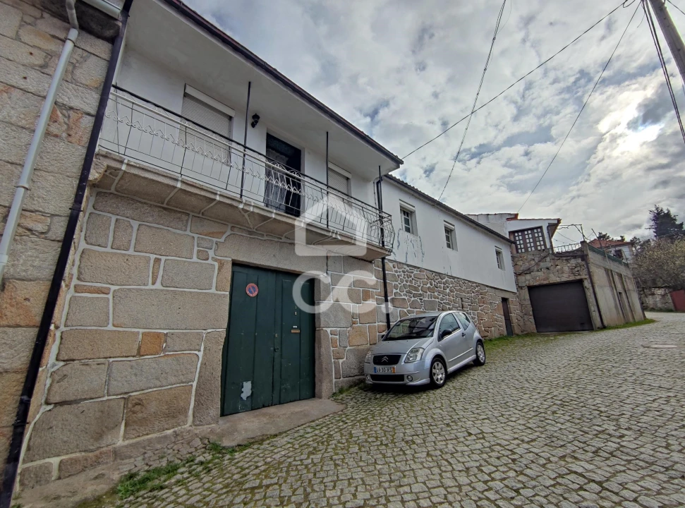 Moradia T3 para Venda em Santa Maria Maior Foto 44