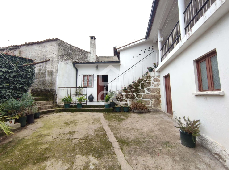 Moradia T3 para Venda em Santa Maria Maior Foto 6