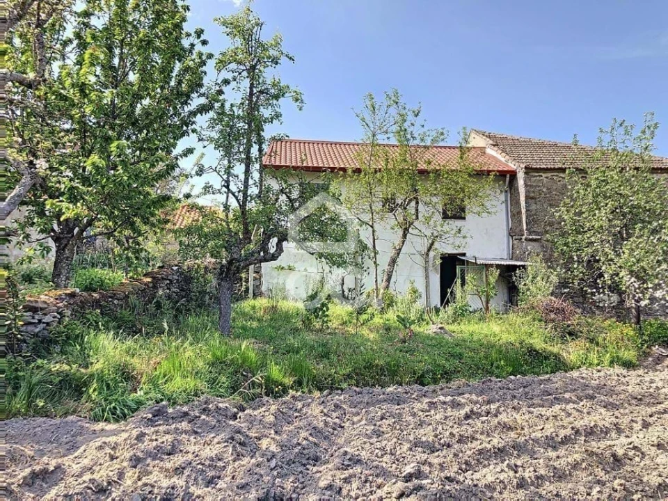 Moradia T2 para Venda em Vilar de Perdizes e Meixide Foto 13