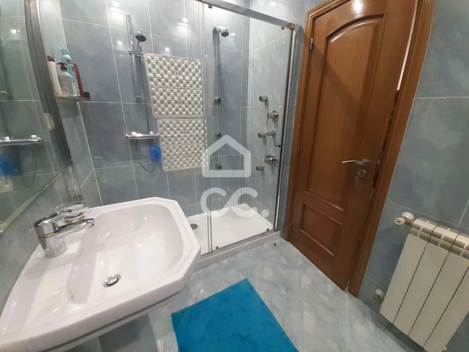 Apartamento T5 para Venda em Santa Maria Maior Foto 4