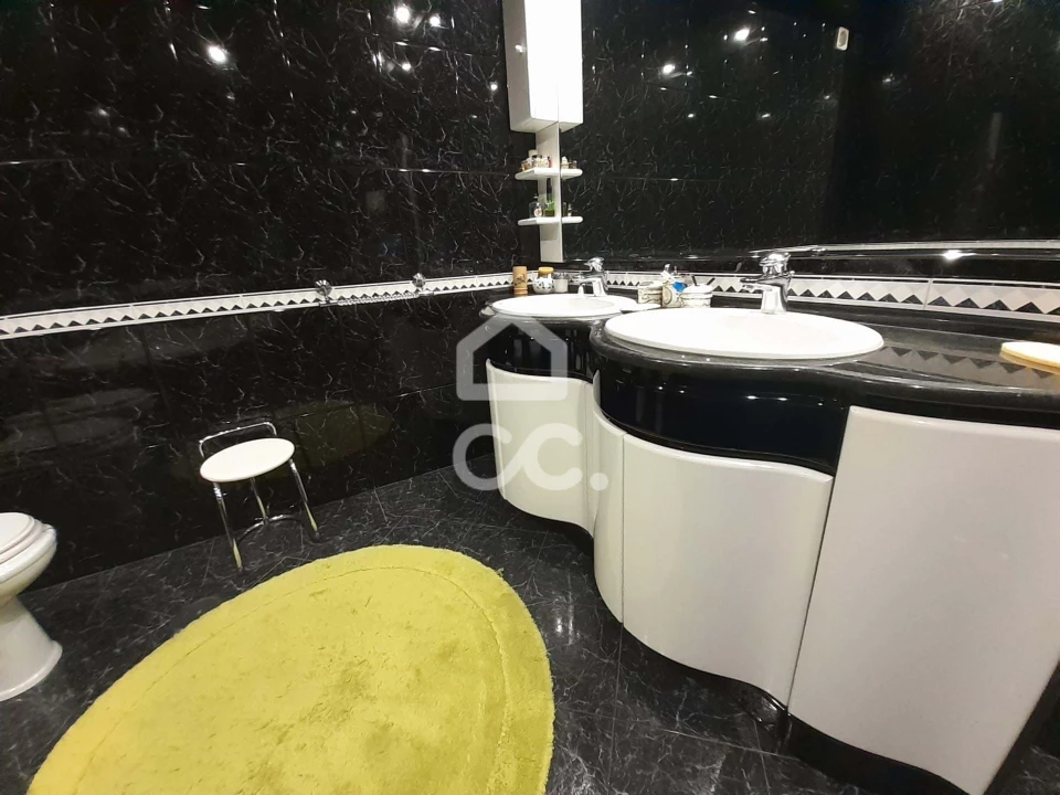 Apartamento T5 para Venda em Santa Maria Maior Foto 16