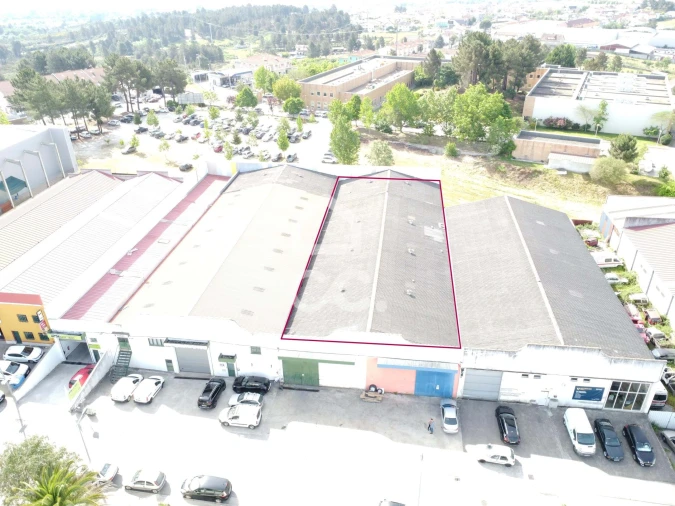 Armazém para Venda em Santa Maria Maior Foto 2