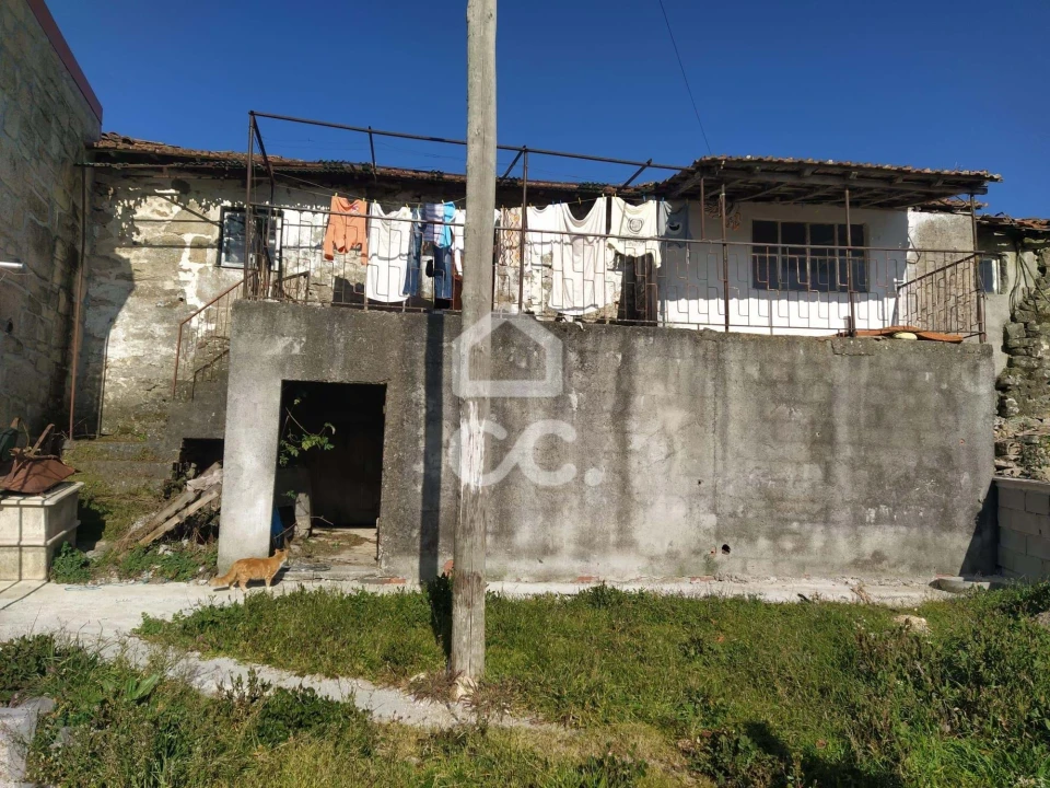 Moradia T1 para Venda em Travancas e Roriz Foto 3