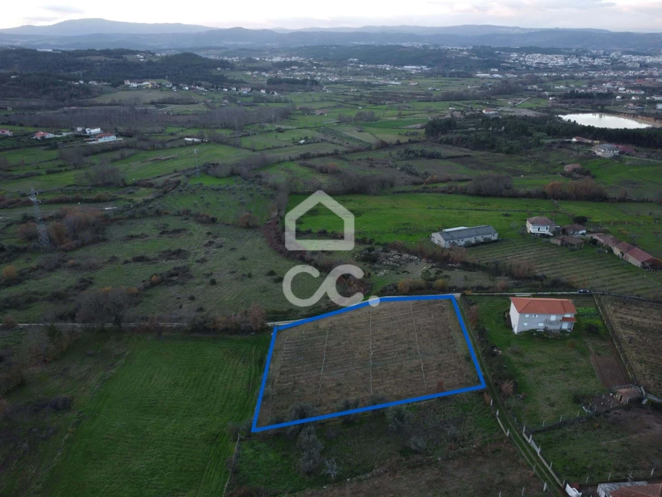 Terreno para Venda em Vilar de Nantes Foto 3