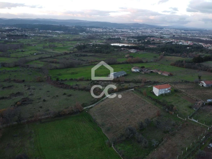 Terreno para Venda em Vilar de Nantes Foto 8