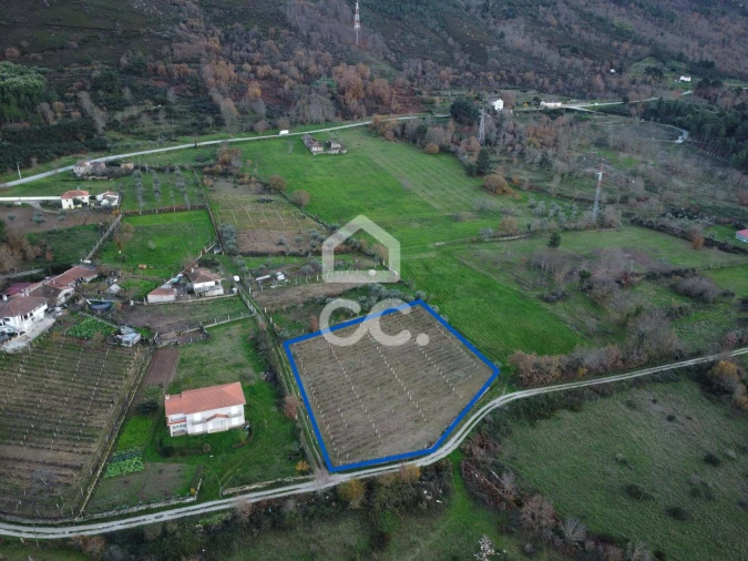 Terreno para Venda em Vilar de Nantes Foto 2
