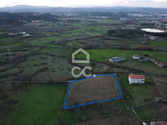 Terreno para Venda em Vilar de Nantes Foto 3