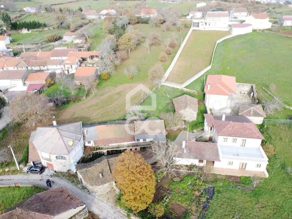 Moradia T4 para Venda em Travancas e Roriz Foto 12