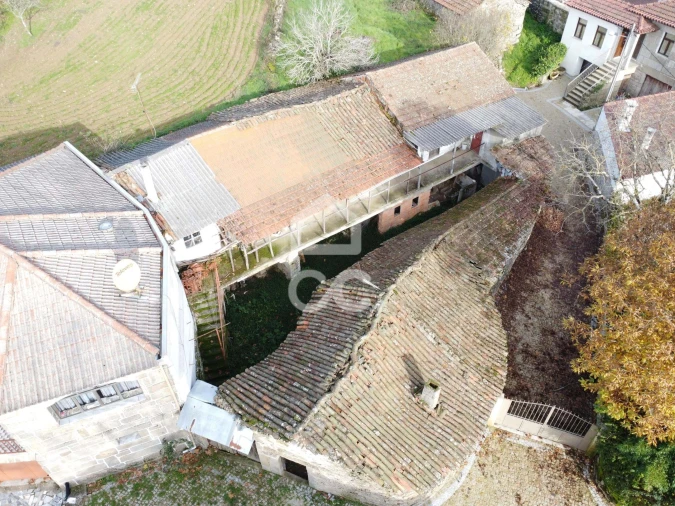 Moradia T4 para Venda em Travancas e Roriz Foto 2