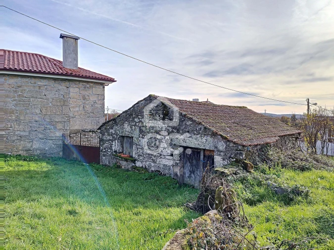 Moradia T4 para Venda em Travancas e Roriz Foto 3