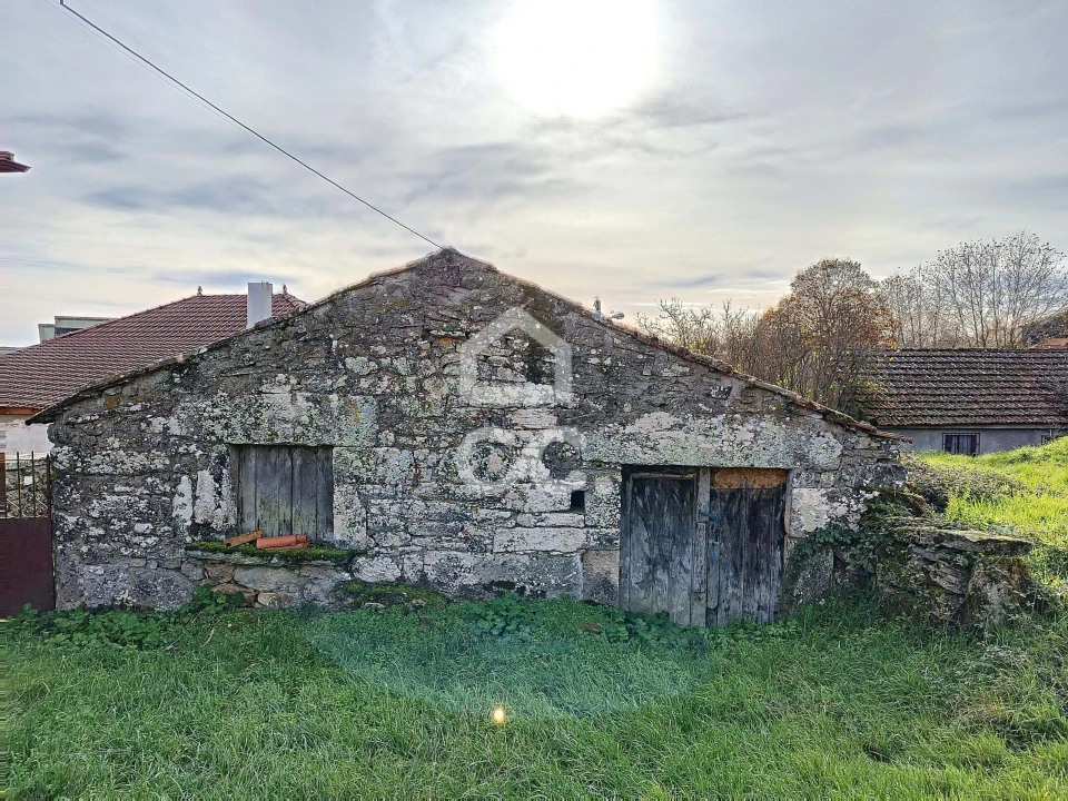 Moradia T4 para Venda em Travancas e Roriz Foto 4