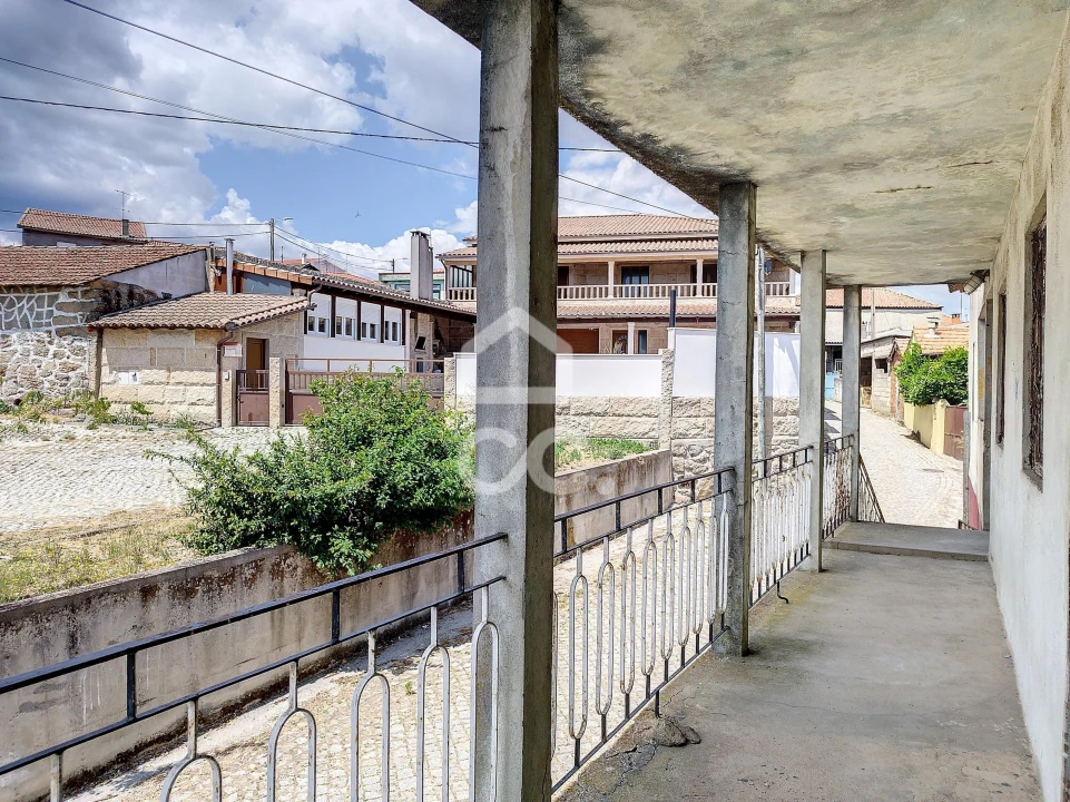 Moradia T3 para Venda em Vila Verde da Raia Foto 5