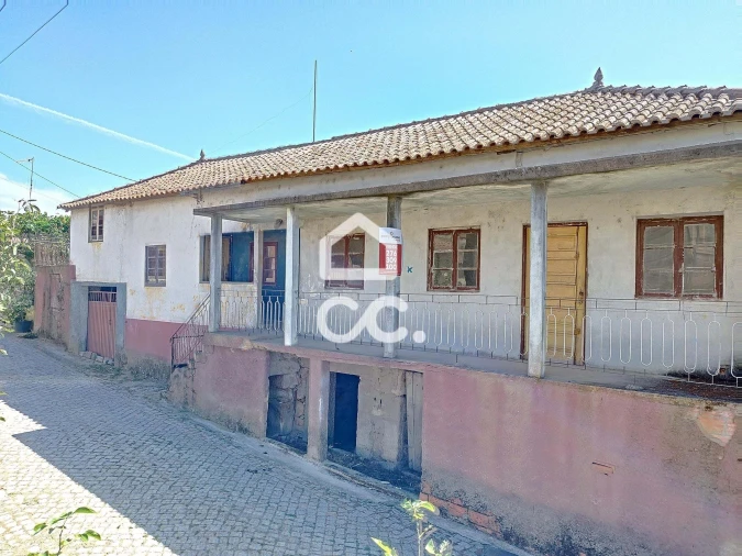 Moradia T3 para Venda em Vila Verde da Raia Foto 4