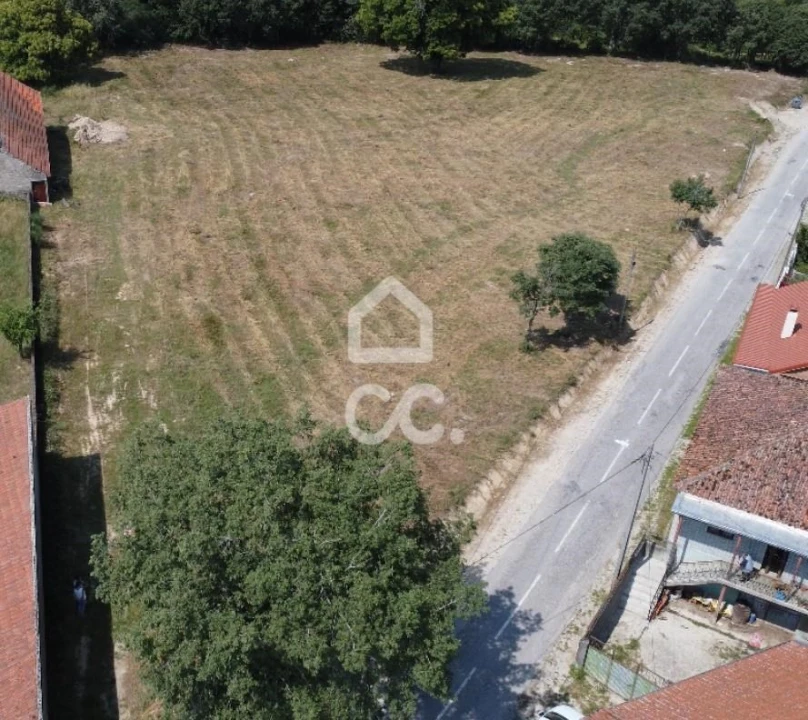 Terreno para Venda em Cimo de Vila da Castanheira Foto 1