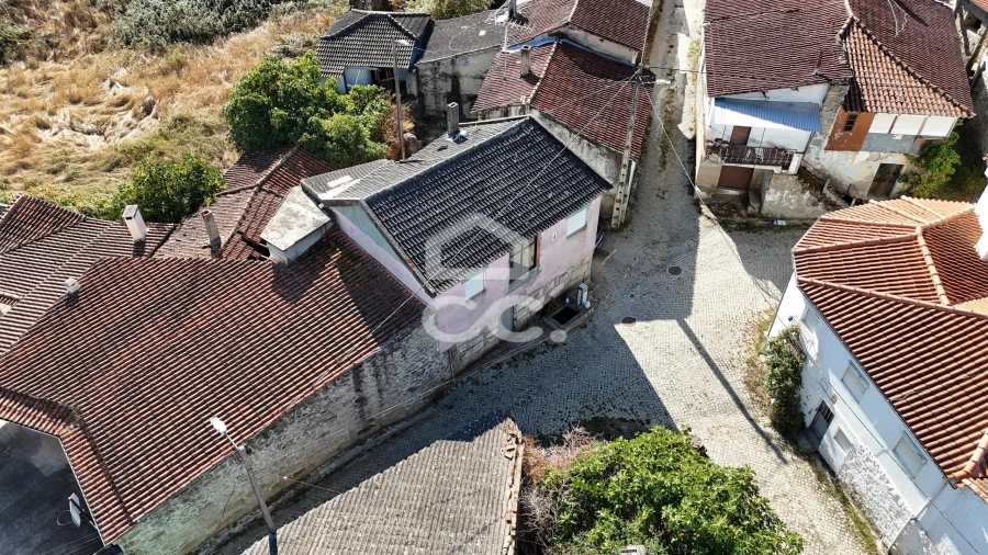 Moradia T3 para Venda em Vilarelho da Raia Foto 3