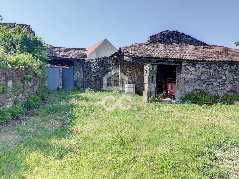 Moradia T7 para Venda em Travancas e Roriz Foto 13