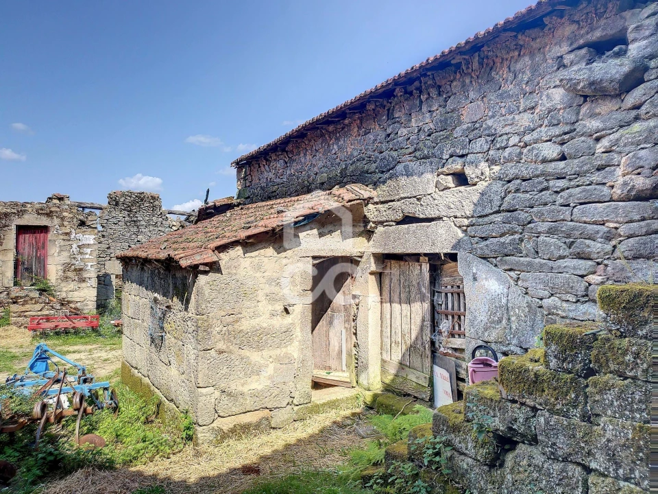 Moradia T7 para Venda em Travancas e Roriz Foto 7