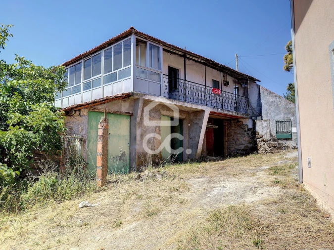 Moradia T4 para Venda em Travancas e Roriz Foto 3