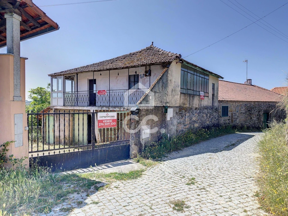 Moradia T4 para Venda em Travancas e Roriz Foto 1