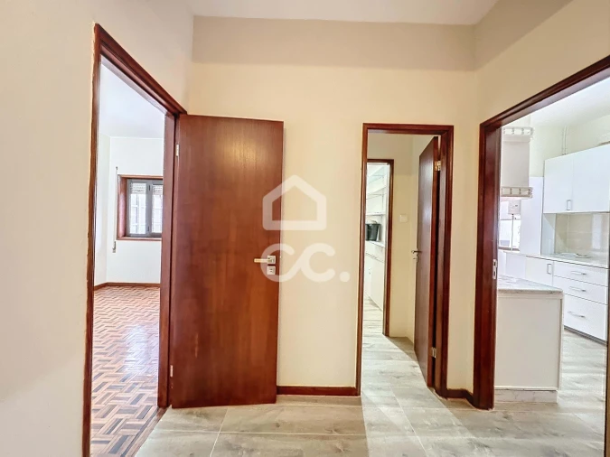 Moradia T3 para Venda em Santa Maria Maior Foto 9