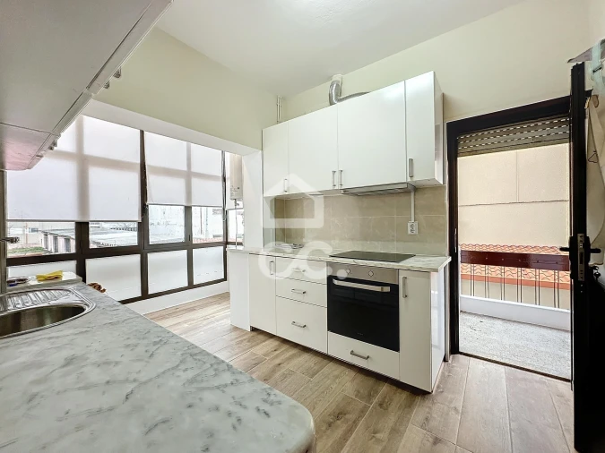 Moradia T3 para Venda em Santa Maria Maior Foto 2