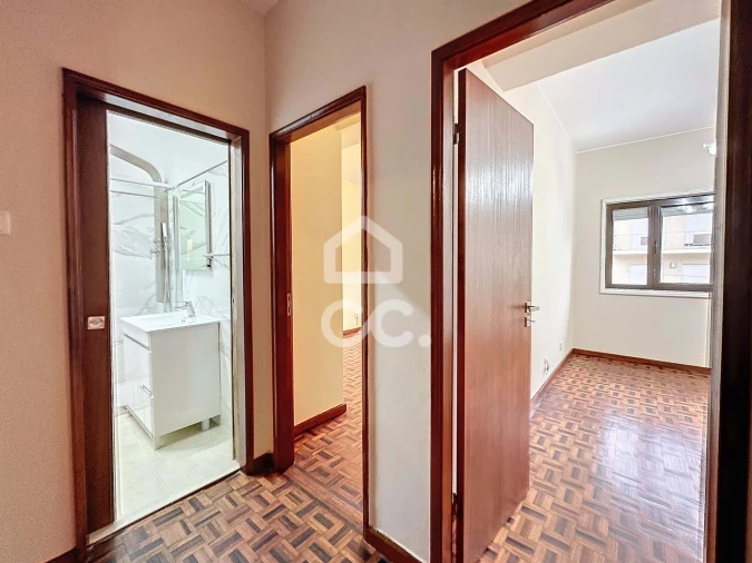 Moradia T3 para Venda em Santa Maria Maior Foto 11