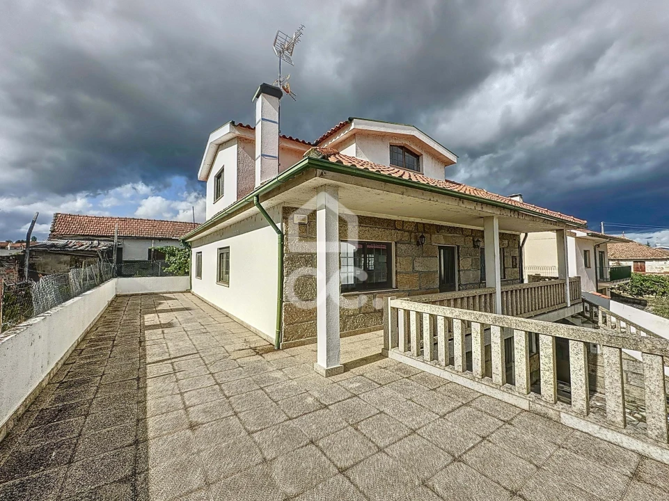 Moradia T3 para Venda em Santa Cruz/Trindade e Sanjurge Foto 11