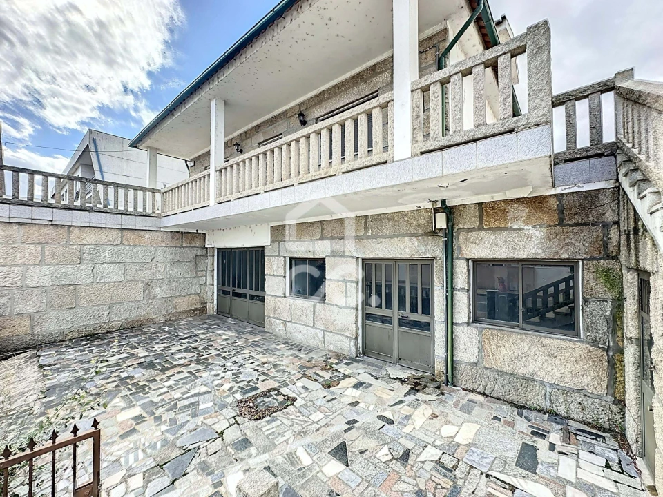 Moradia T3 para Venda em Santa Cruz/Trindade e Sanjurge Foto 12