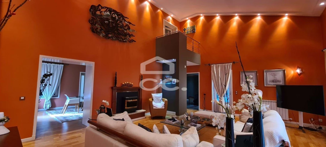 Moradia T6 para Venda em Santa Maria Maior Foto 4