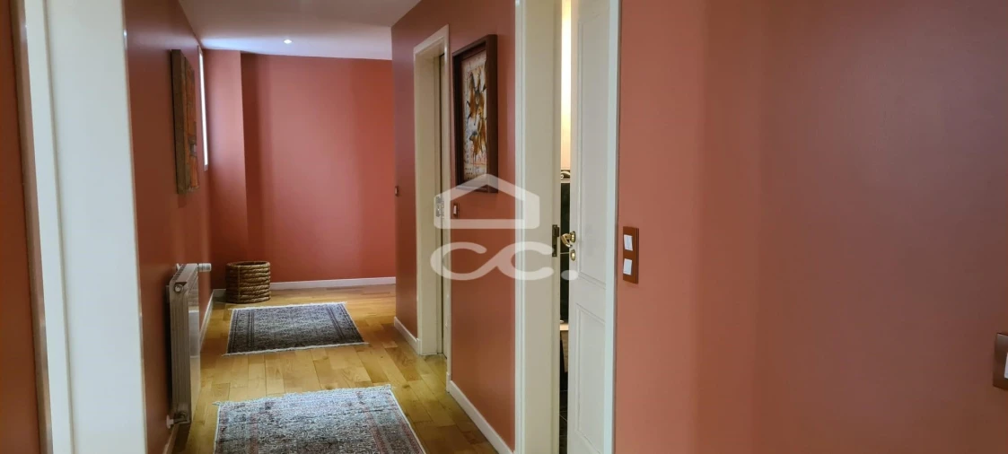 Moradia T6 para Venda em Santa Maria Maior Foto 13