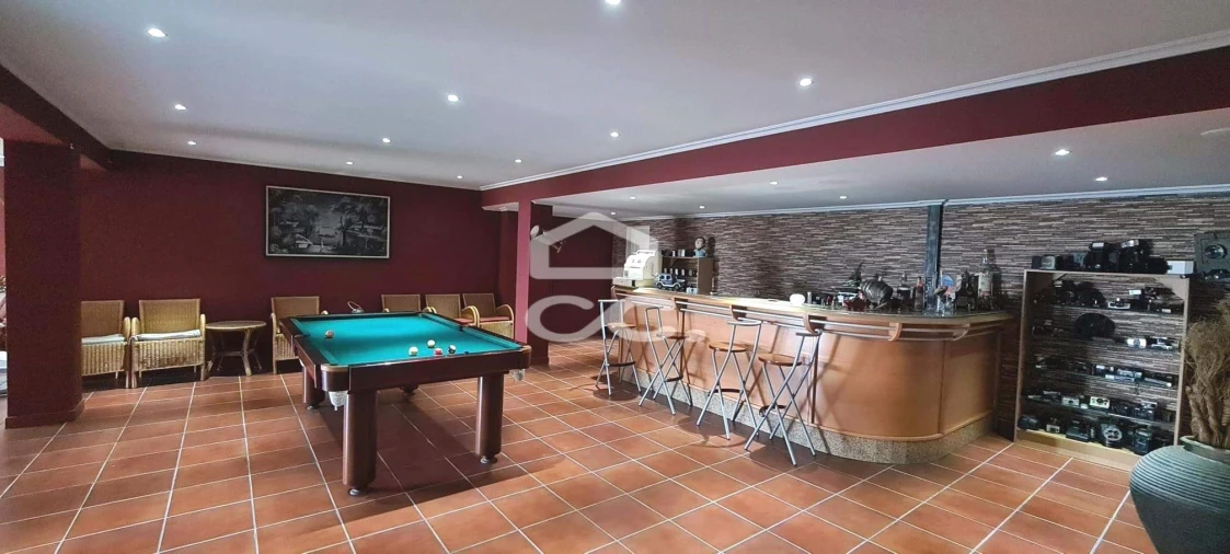 Moradia T6 para Venda em Santa Maria Maior