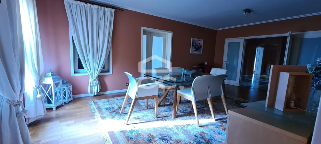 Moradia T6 para Venda em Santa Maria Maior Foto 8