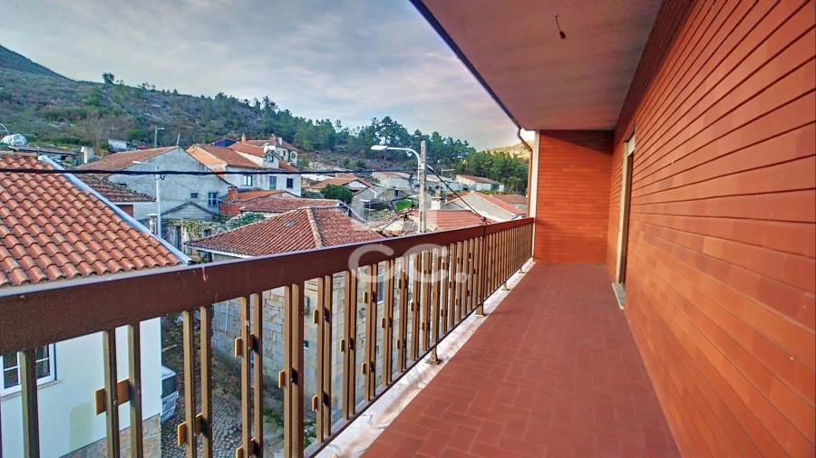 Moradia T5 para Venda em Redondelo Foto 5