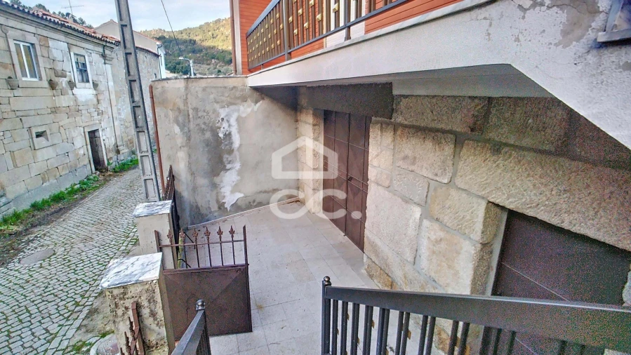 Moradia T5 para Venda em Redondelo Foto 32