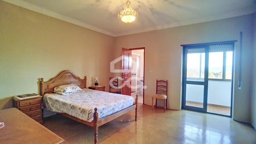 Moradia T5 para Venda em Redondelo Foto 10