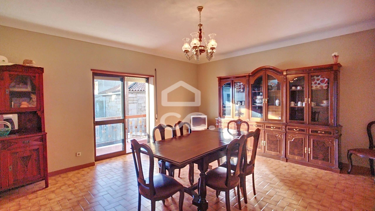 Moradia T5 para Venda em Redondelo Foto 4