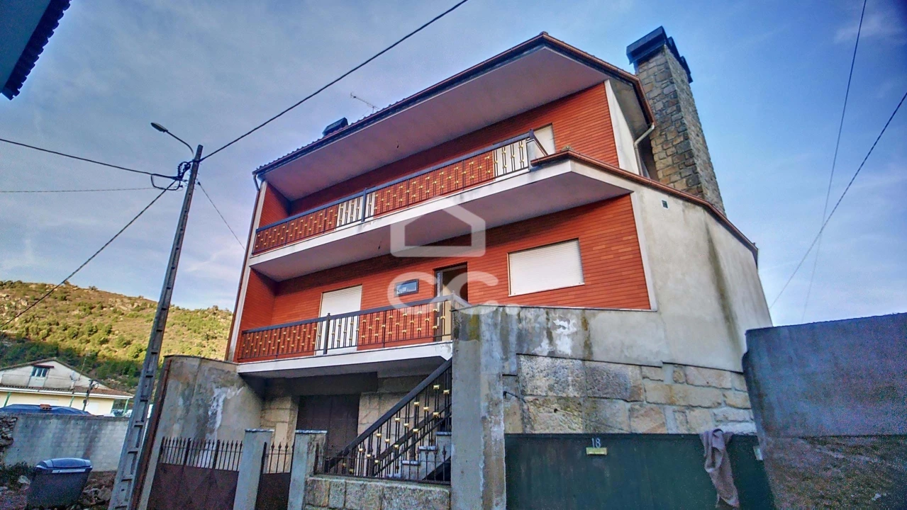 Moradia T5 para Venda em Redondelo Foto 34