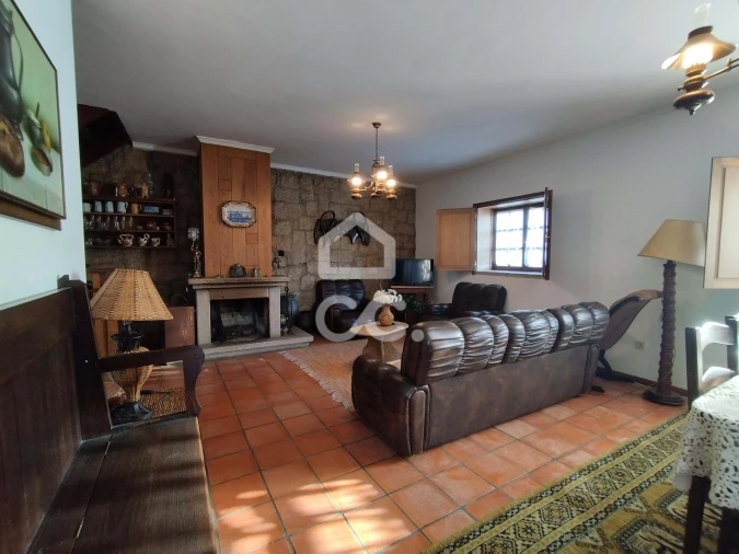 Moradia T3 para Venda em Santo Estêvão Foto 4