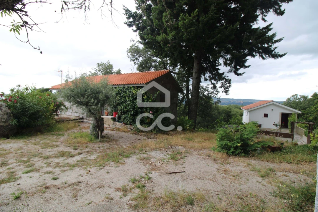 Quinta T3 para Venda em Aguas Frias Foto 3