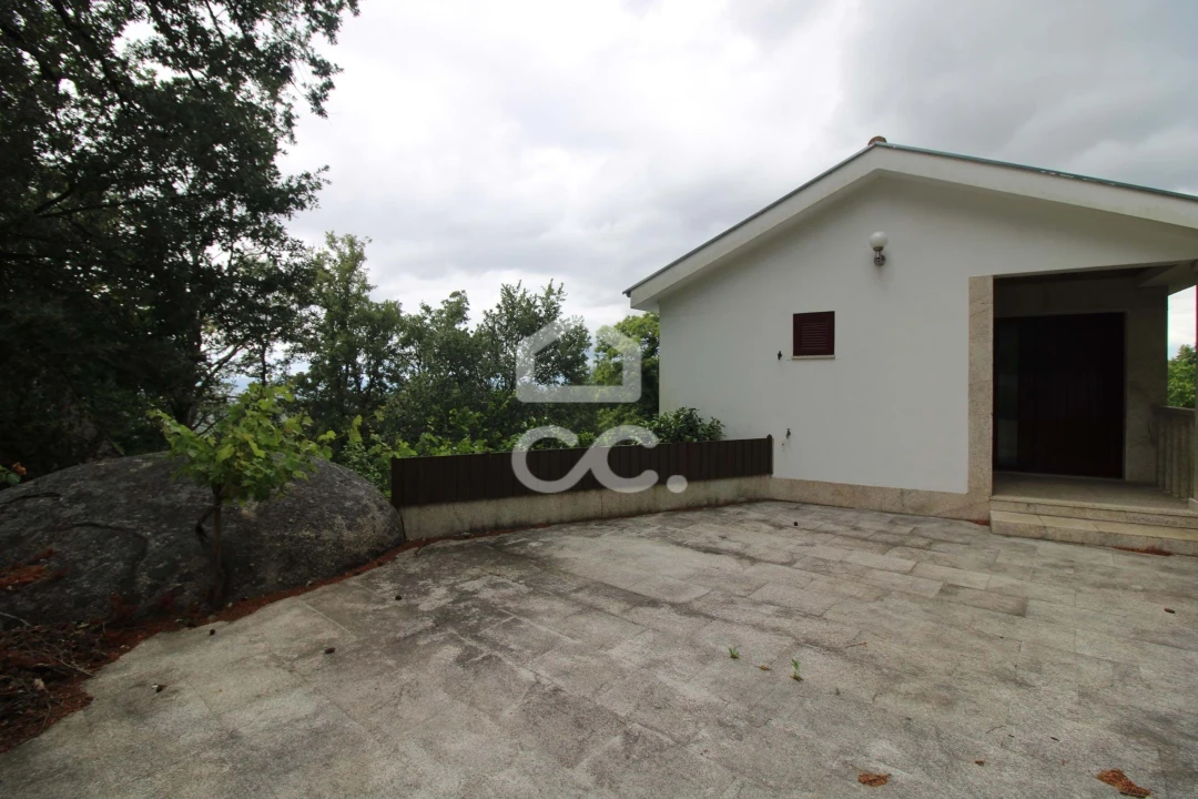 Quinta T3 para Venda em Aguas Frias Foto 8