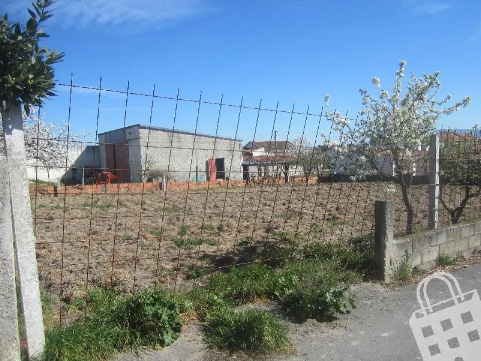 Terreno para Venda em Bustelo Foto 3