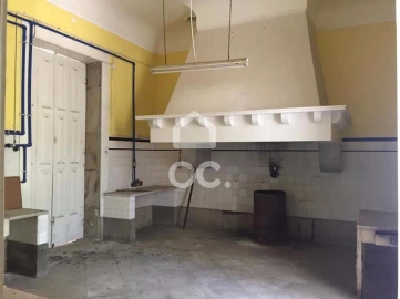 Moradia T6 para Venda em Madalena e Samaiões