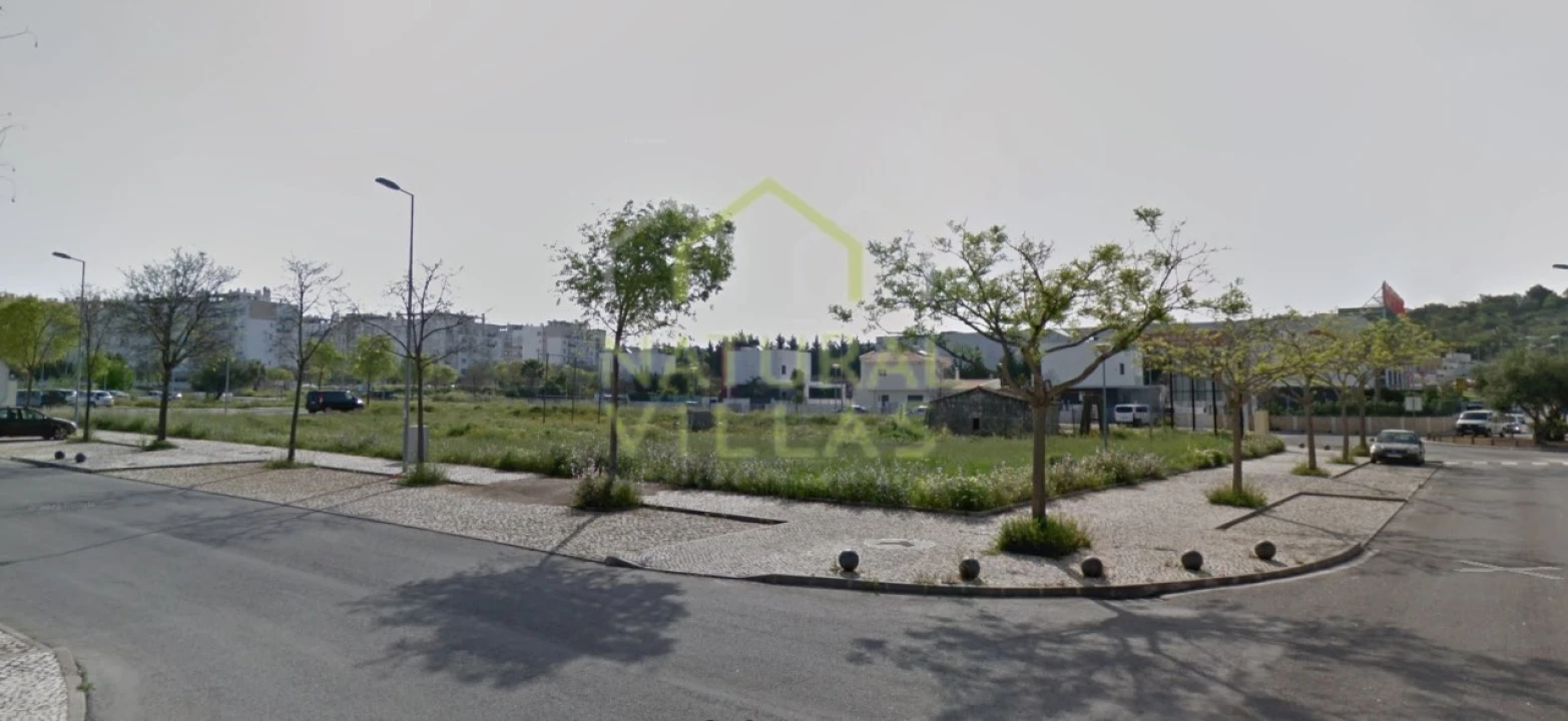 Terreno Comércio / Armazém para Venda em Loule (São Clemente) Foto 1