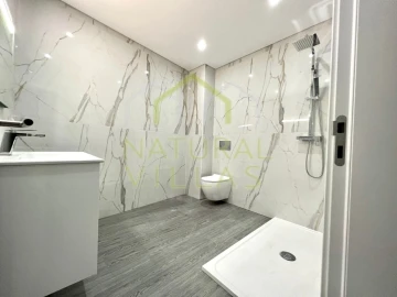 Apartamento T3 para Venda em Quelfes