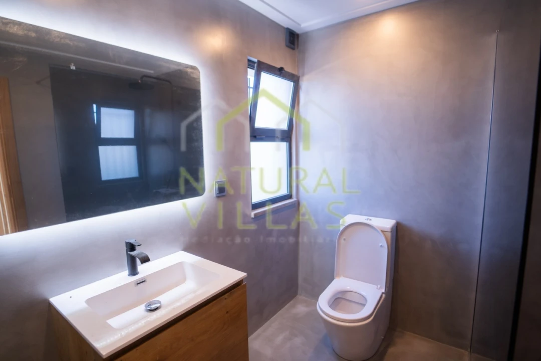 Moradia T5 para Venda em Quarteira Foto 29