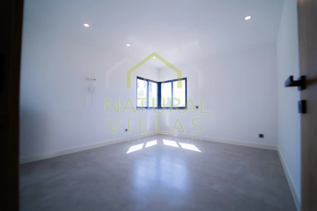 Moradia T5 para Venda em Quarteira Foto 20