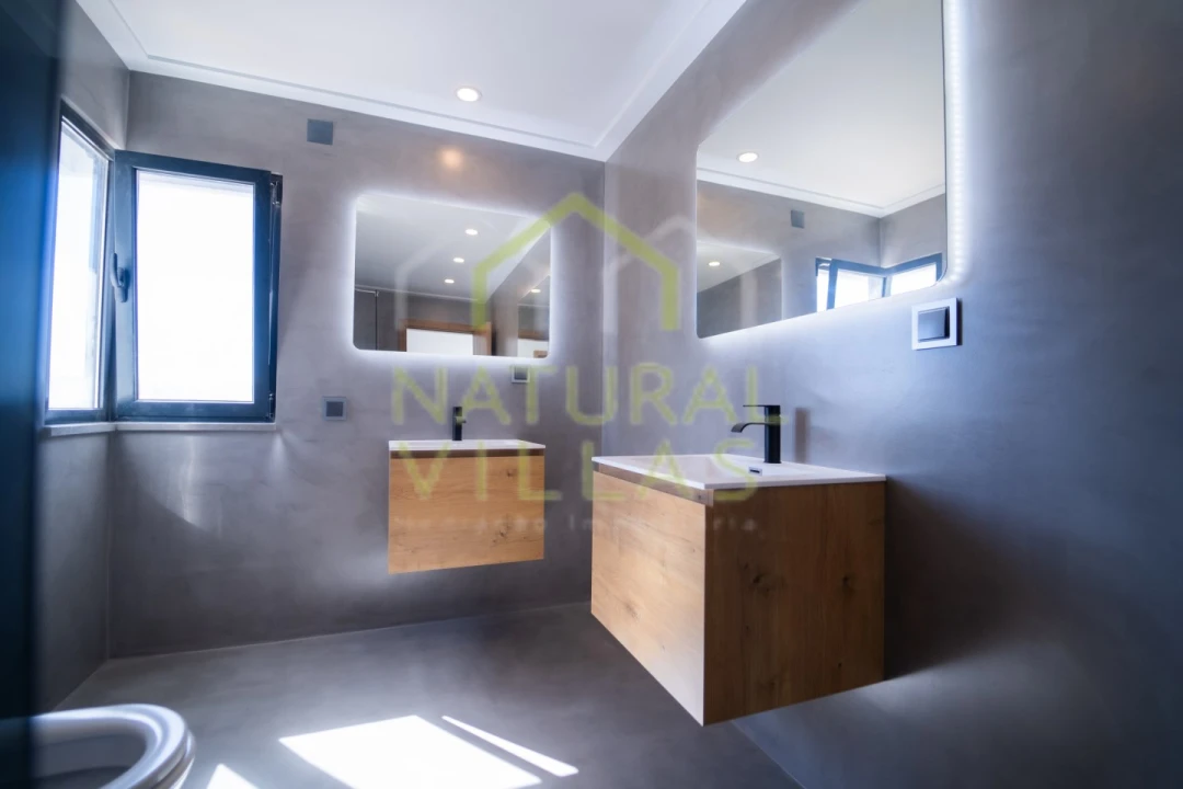 Moradia T5 para Venda em Quarteira Foto 12