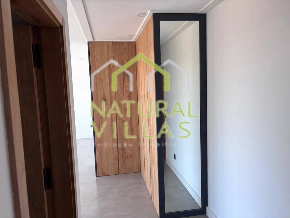 Moradia T5 para Venda em Quarteira Foto 18