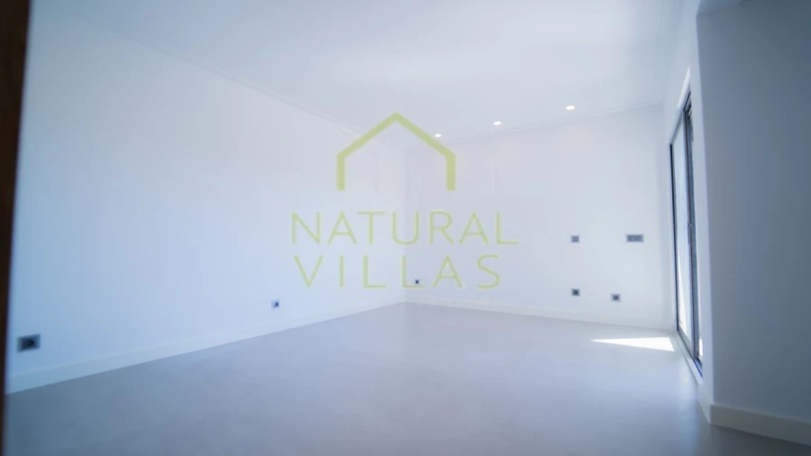 Moradia T5 para Venda em Quarteira Foto 16