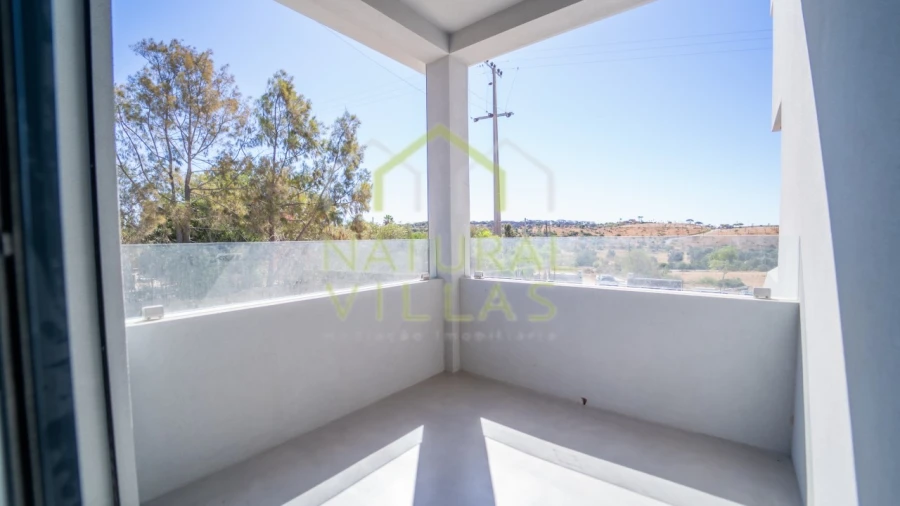 Moradia T5 para Venda em Quarteira Foto 19